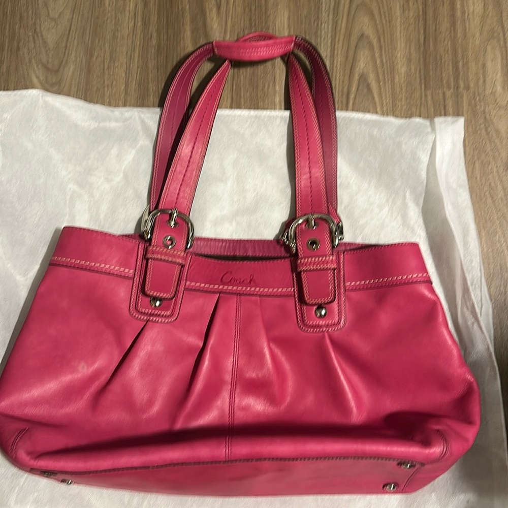 🩷 Vintage Coach pleated Pink
Large Soft Satchel
Purse F137330🩷💚🩷